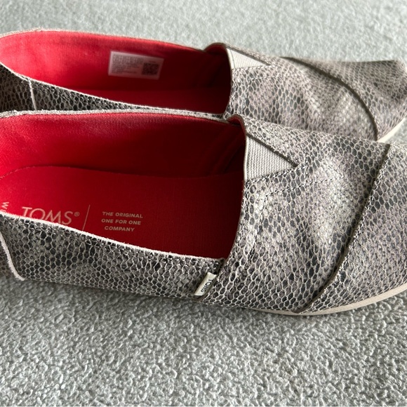 TOMS: gray snakeskin style - Picture 2 of 3